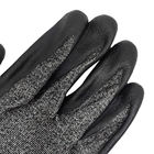 Gants de travail de sécurité en tricot de couleur noir 18 de niveau 3 Gants en caoutchouc résistant aux coupures en palme