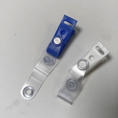 Un clip suspendu en plastique bleu et blanc exclusif