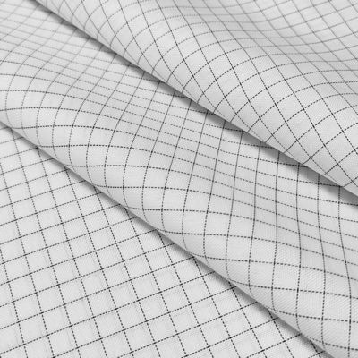 Blanc 7MM Grille 65% Polyester + 32% Coton + 2% Fibre de carbone T / C ESD Tissu antistatique pour les vêtements de salle blanche