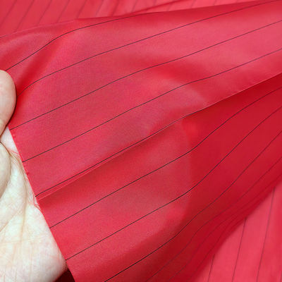 Bandes rouges de 17 mm 99% polyester + 1% bandes conductrices Lab Lint Free Anti-statique ESD Tissu antistatique
