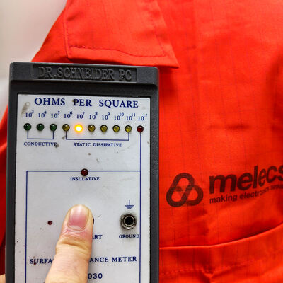 Red ESD Anti Static Lab Smock With 65% Cotton 33% Polyester 2% Conductive Fiber