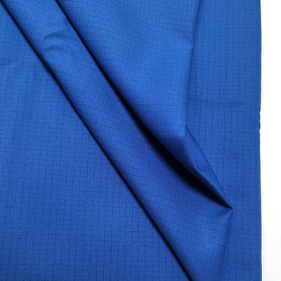 tissu d'ESD de fibre de carbone du polyester 2% de la grille 98% de 150mm pour l'habillement de Cleanroom