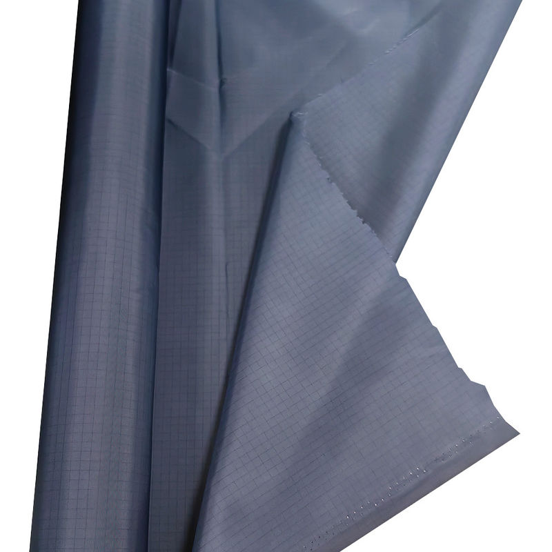 Vêtements de salle blanche Couleur bleue Polyester Tissu étanche à l'eau avec propriété lavable